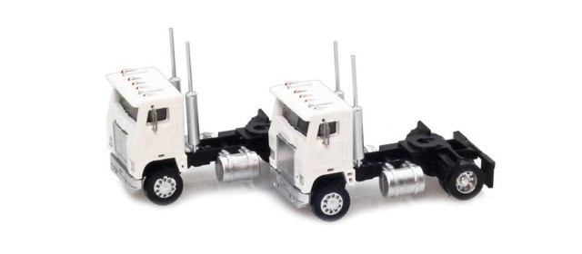 AZL 96101 White Cab-Over Truck  2 pack